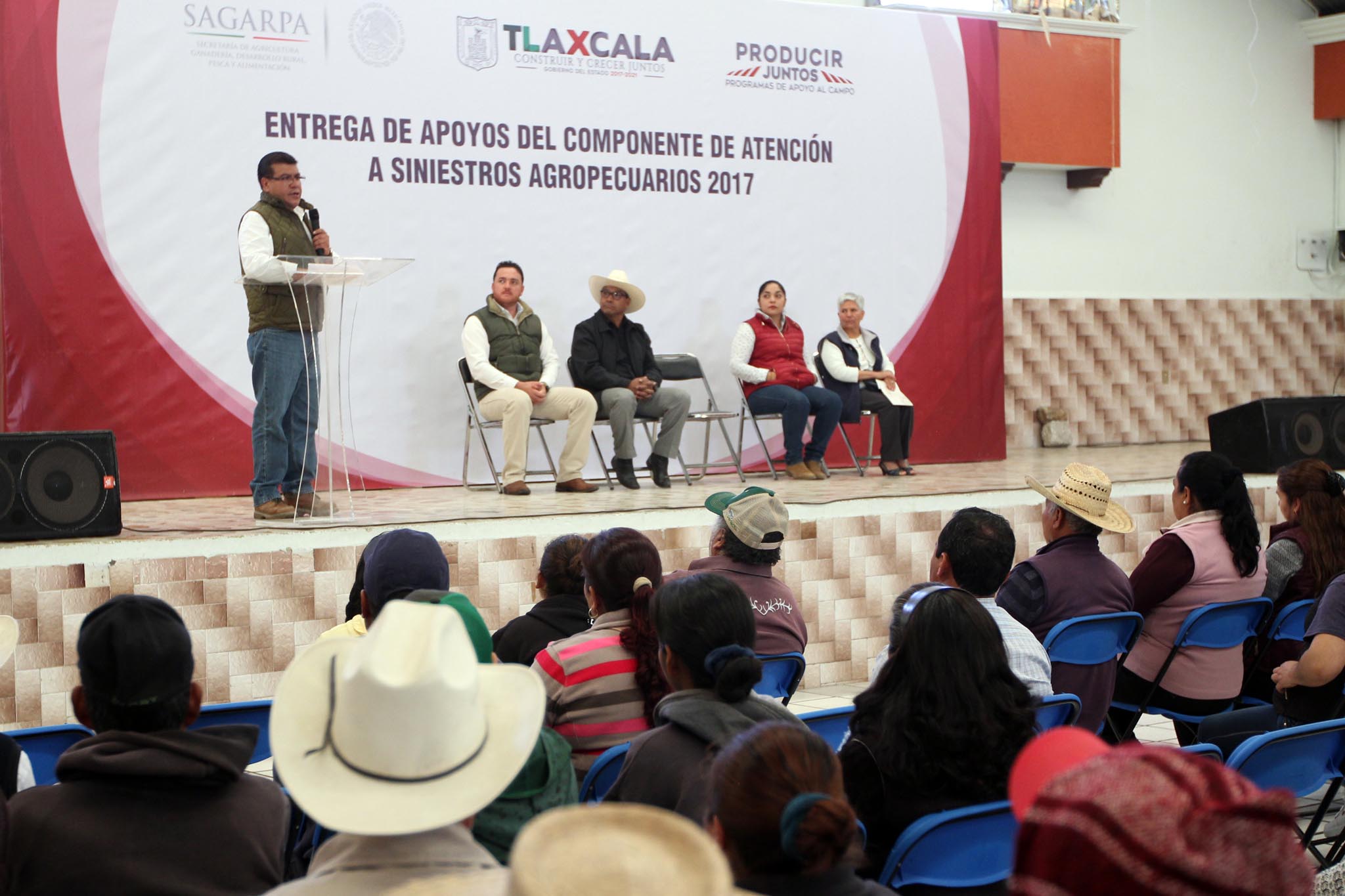 Entrega SEFOA recursos para siniestro en la región poniente